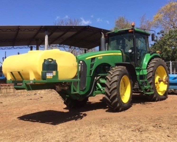 JOHN DEERE 8530 Tractor