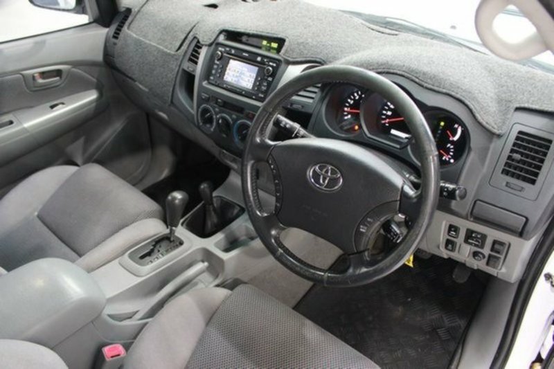 2009 TOYOTA HILUX SR5 (4x4) KUN26R 09 UPGRADE
