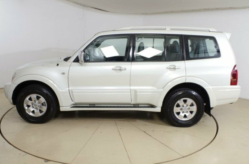 2004 MITSUBISHI PAJERO GLS 21st ANNIVERSARY NP