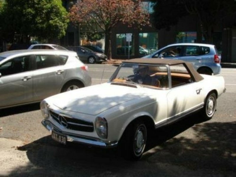 1967 MERCEDES-BENZ 250SL SL PAGODA