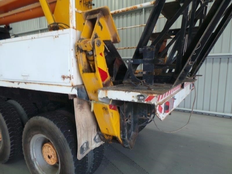 1987 CUSTOM CARRIER Truck