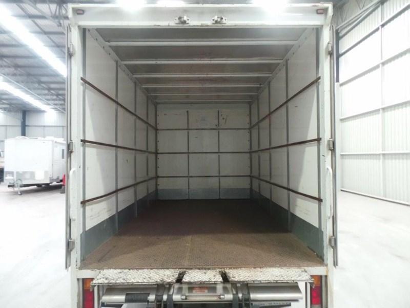 2012 FUSO CANTER 515