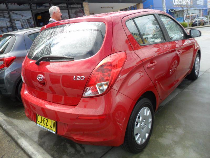 2015 HYUNDAI i20