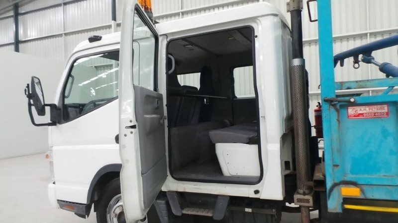 2006 FUSO Canter Canter Truck