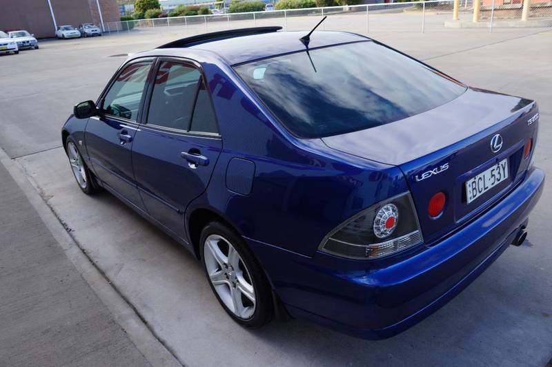 2001 LEXUS IS200 SPORTS LUXURY GXE10R