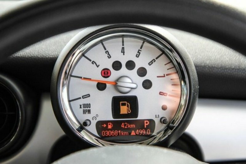 2011 MINI COOPER RAY R56
