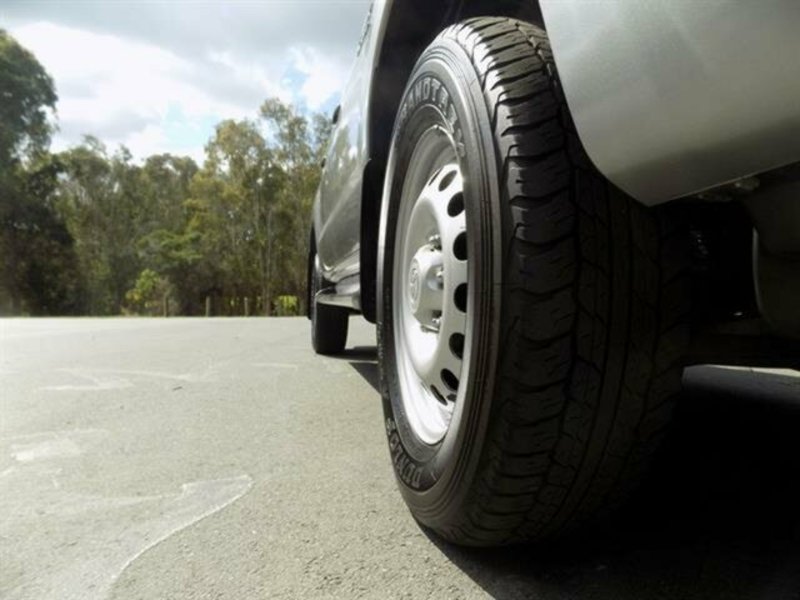 2015 TOYOTA HILUX SR5 (4x4) KUN26R MY14