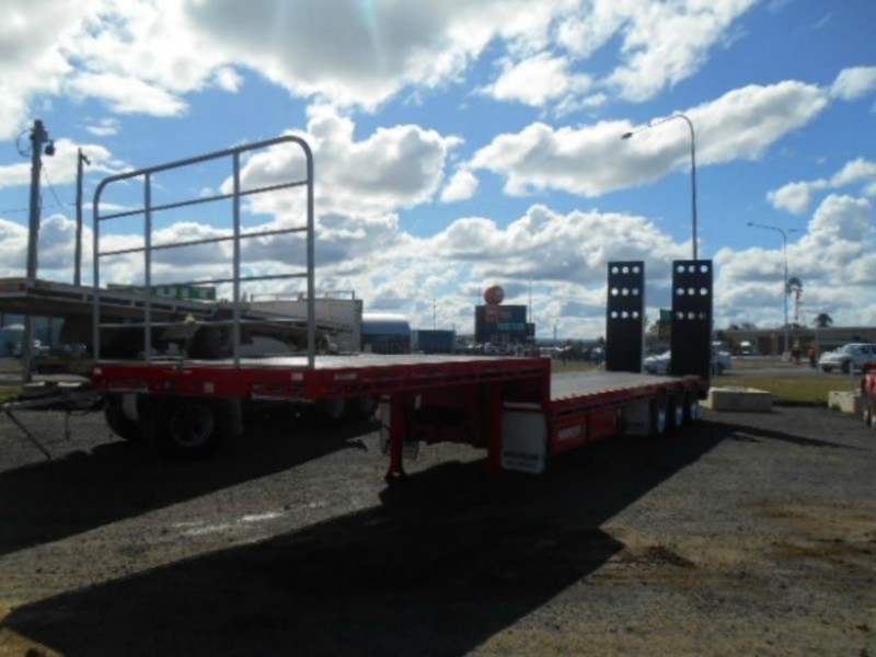 Freightmaster Drop Deck Semi Trailer