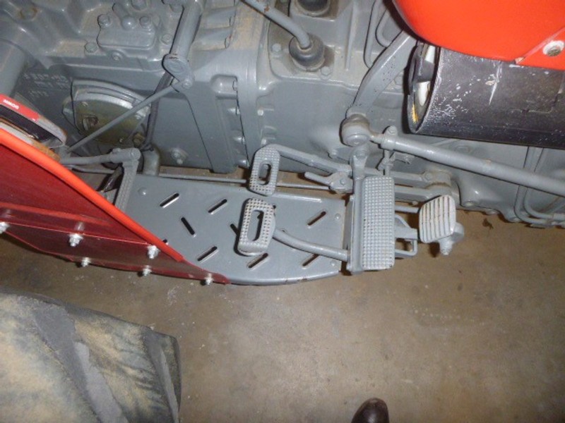 1970 MASSEY FERGUSON 240 2WD Tractor
