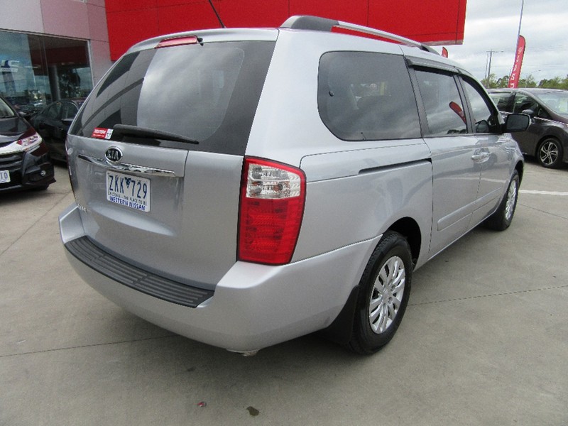 2010 KIA GRAND CARNIVAL SI VQ