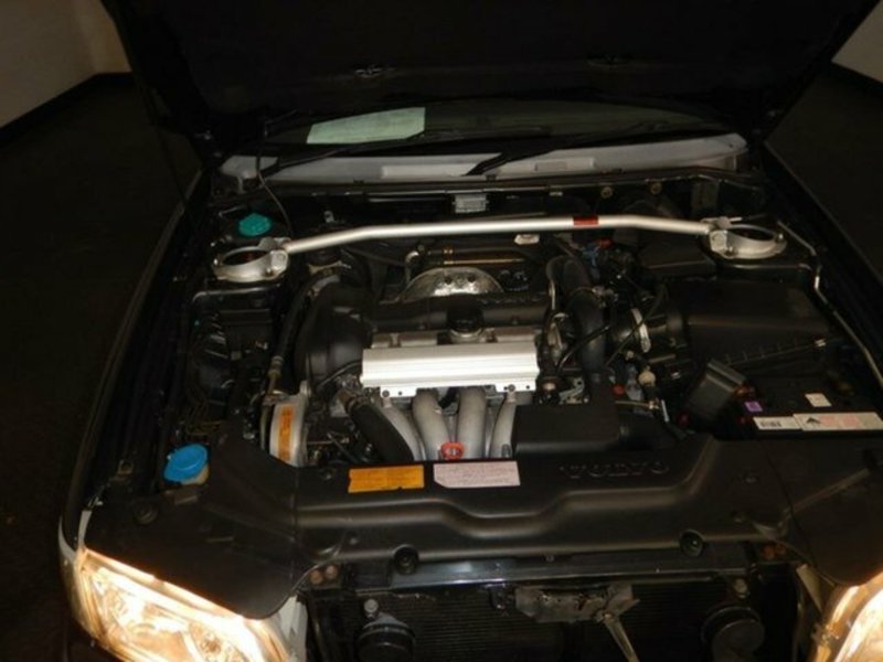 1999 VOLVO V40 T4 SE