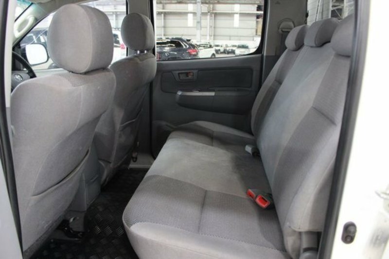 2009 TOYOTA HILUX SR5 (4x4) KUN26R 09 UPGRADE