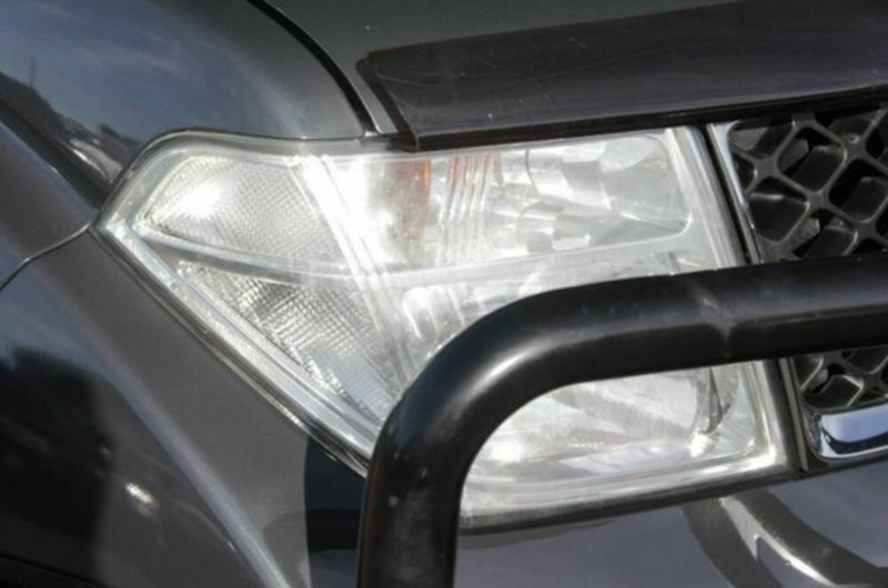 2009 NISSAN NAVARA ST-X D40