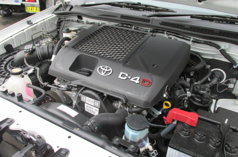 2014 TOYOTA HILUX SR (4x4) KUN26R MY14