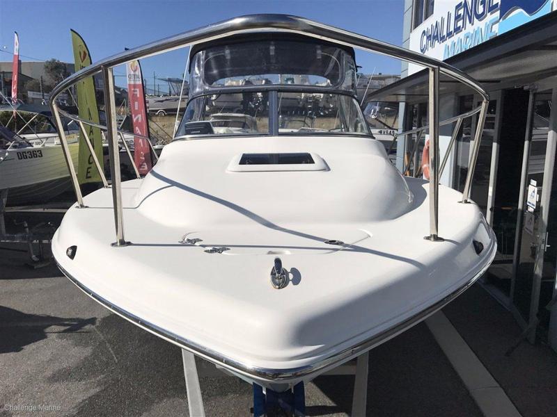 Key West 211 Walkaround 4 Stroke Yamaha