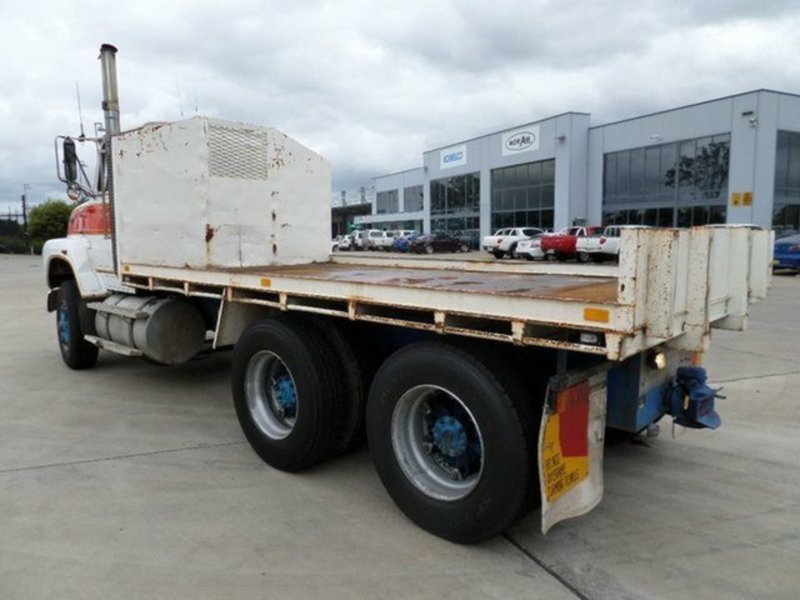 1990 FORD LOUISVILLE L9000