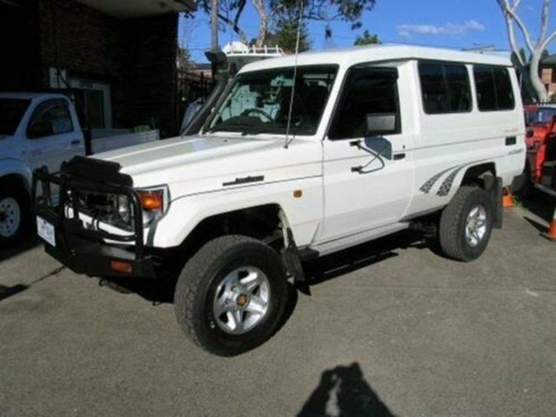 2006 TOYOTA LANDCRUISER RV (4x4) HDJ78R