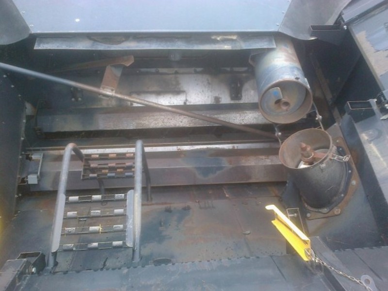 2004 NEW HOLLAND CR970 CR970 HarvesterHeader