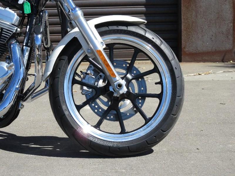 2011 HARLEY-DAVIDSON SUPERLOW 883 (XL883L)