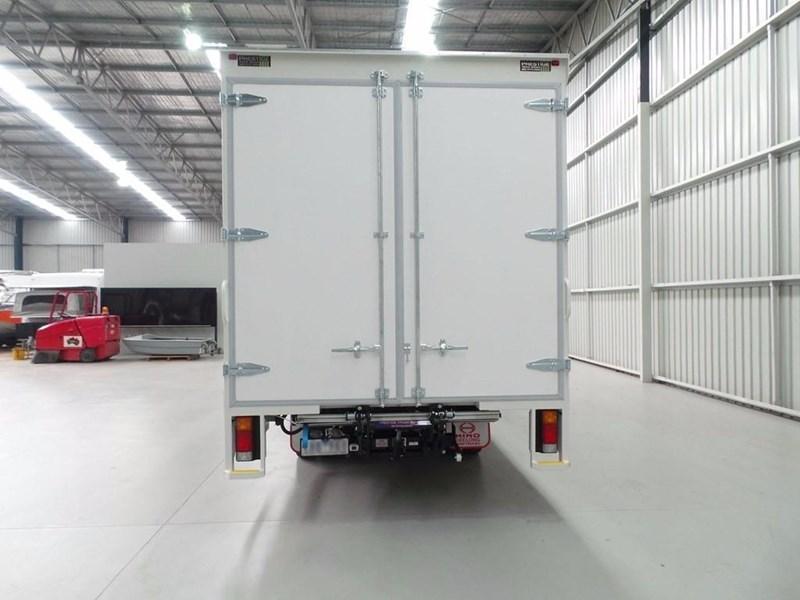 2017 HINO 300 SERIES - 716