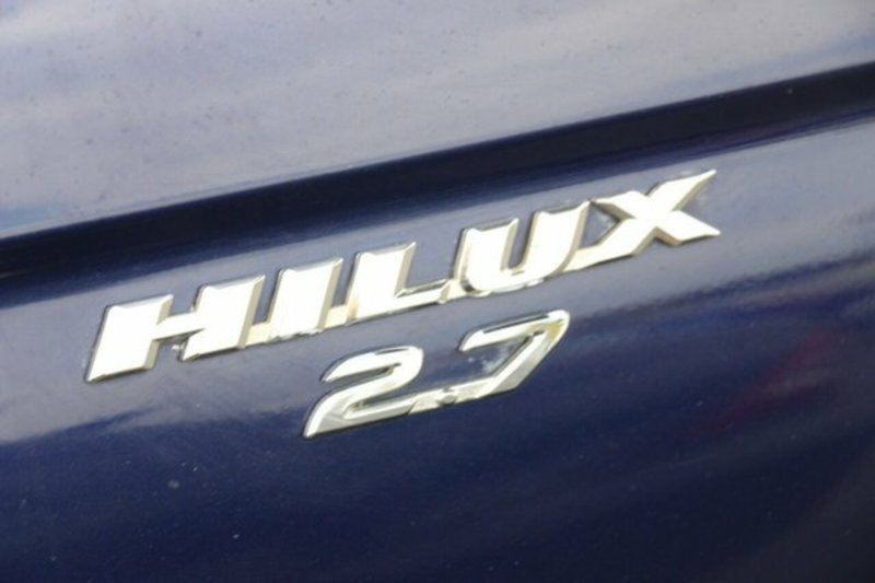 2000 TOYOTA HILUX SR5 (4x4) RZN169R