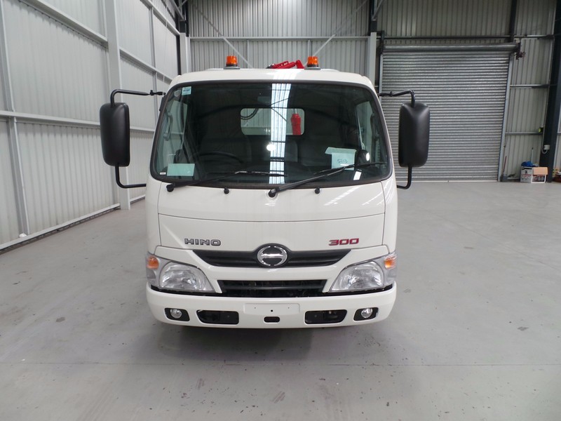 2016 HINO 616 - 300 Series 616 - 300 Series Truck
