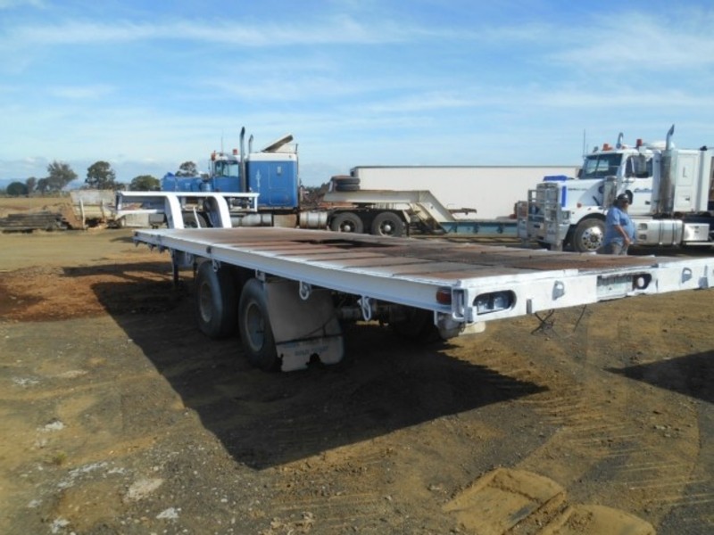 Freighter Low LoaderPlatform Semi Trailer