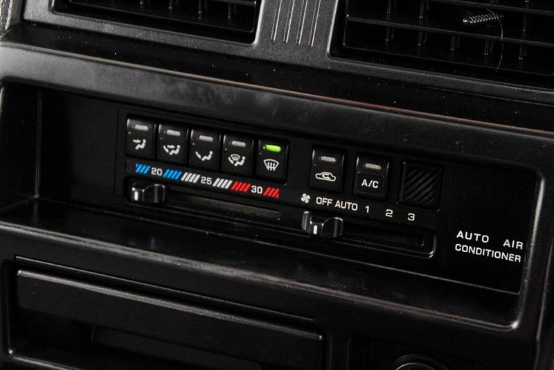 1993 NISSAN PATHFINDER Ti (4x4)