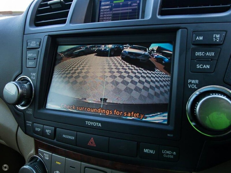 2011 TOYOTA KLUGER GRANDE GSU40R