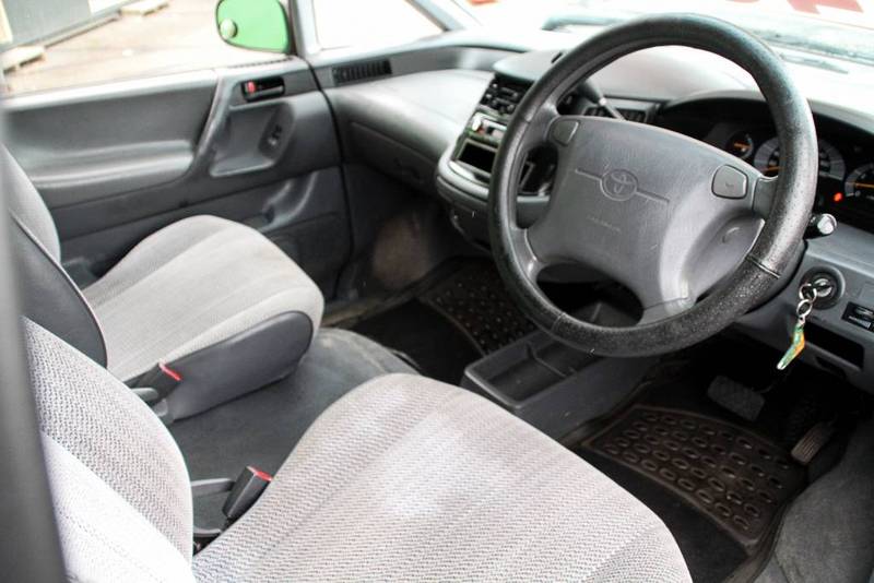 1999 TOYOTA TARAGO GLi TCR10R