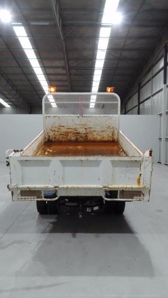 2006 FUSO Canter Canter Truck