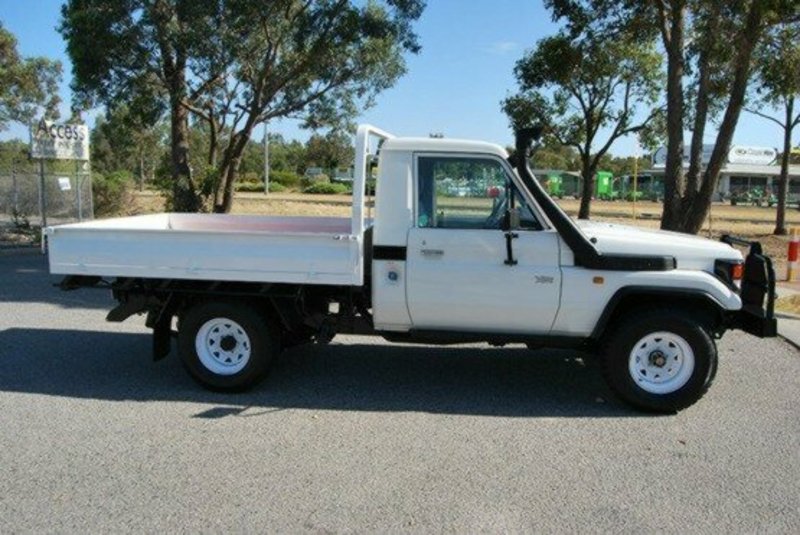 2005 TOYOTA LANDCRUISER HDJ79R