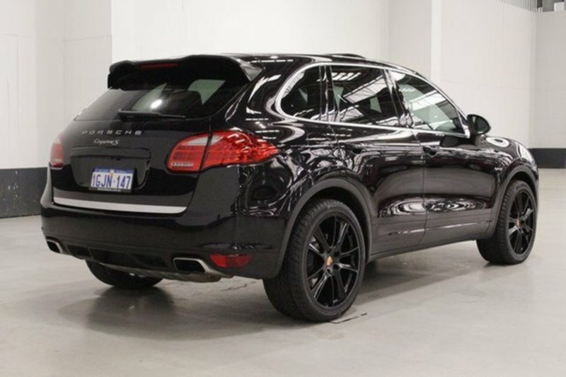 2010 PORSCHE CAYENNE S HYBRID SERIES 2