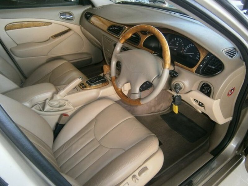 2000 JAGUAR S TYPE V8 SE