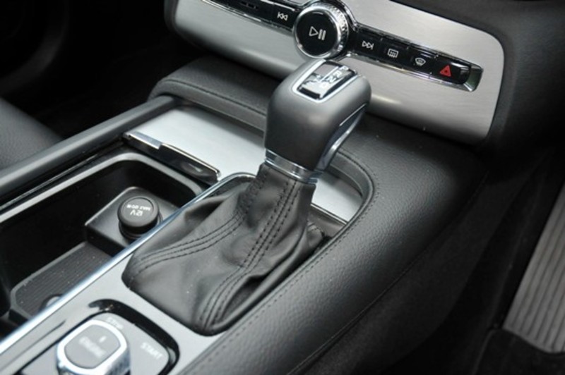 2015 VOLVO XC90 D5 MOMENTUM L Series