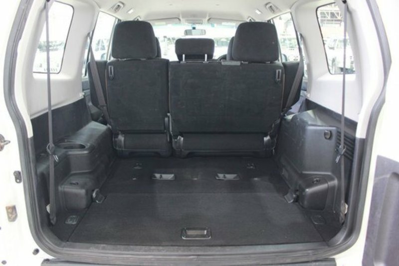 2011 MITSUBISHI PAJERO GLX LWB (4x4) NW MY12