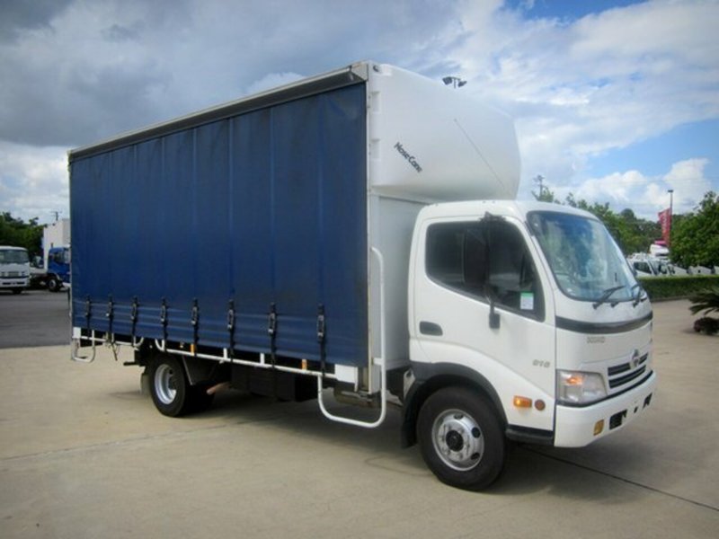 2010 HINO 300 916