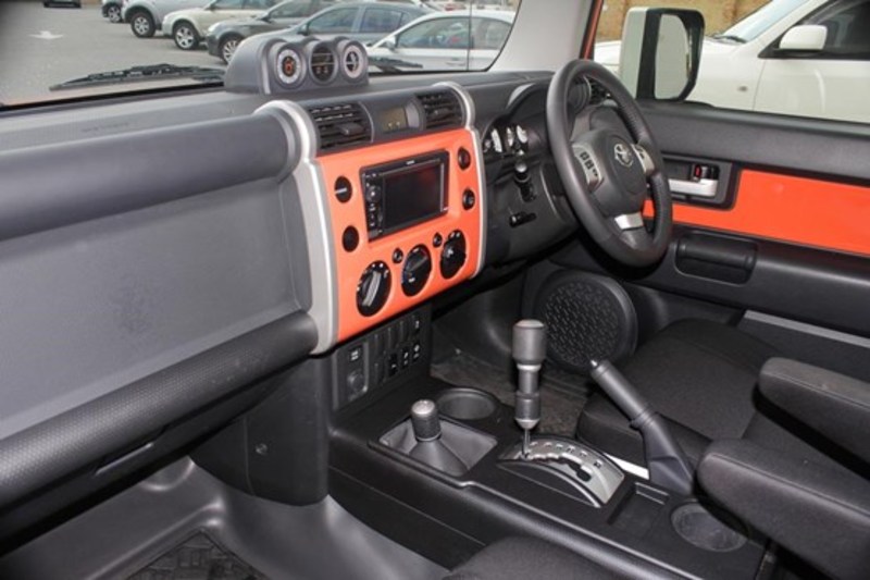 2013 TOYOTA FJ CRUISER GSJ15R