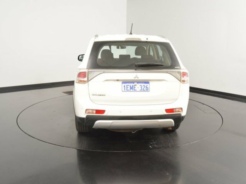 2014 MITSUBISHI OUTLANDER ES (4x4) ZJ MY14.5