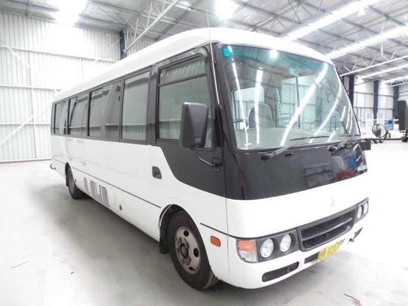2010 MITSUBISHI ROSA BUS