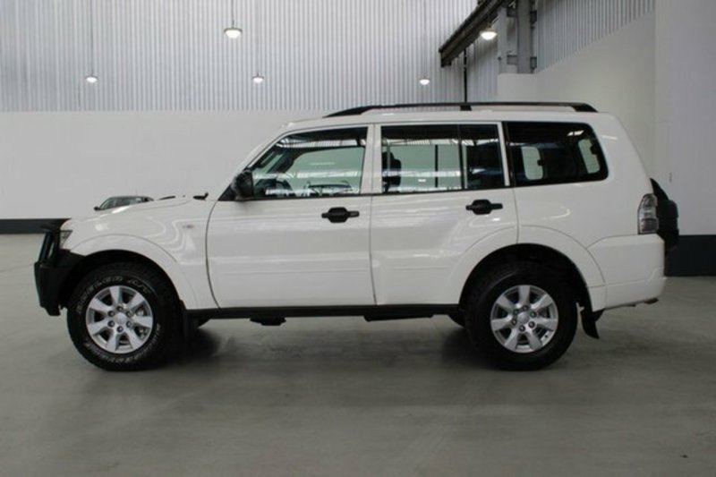 2011 MITSUBISHI PAJERO GLX LWB (4x4) NW MY12