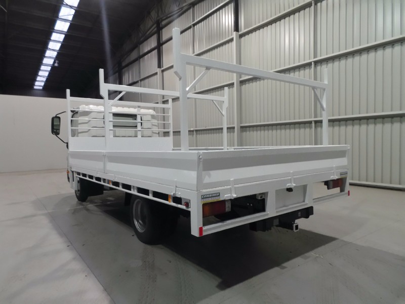 2016 HINO 616 - 300 Series 616 - 300 Series Truck