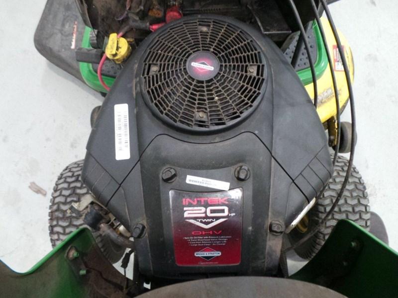 JOHN DEERE L111 RIDE ON MOWER