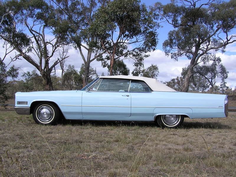 1966 CADILLAC COUPE DE VILLE 683