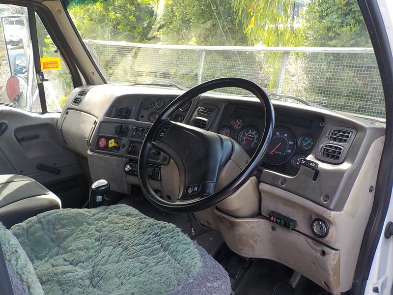 2003 STERLING LT9500 Truck
