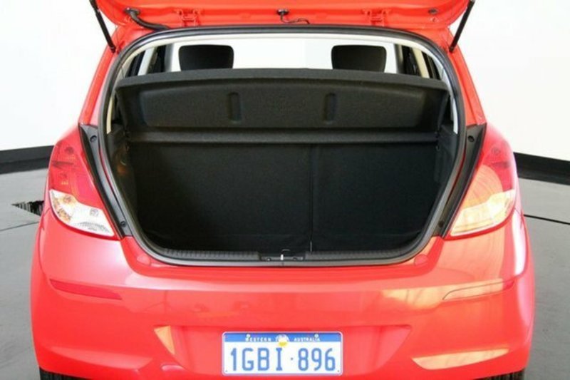 2013 HYUNDAI i20 ACTIVE PB MY14