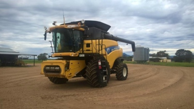 2011 NEW HOLLAND CR9080 CR9080 HarvesterHeader