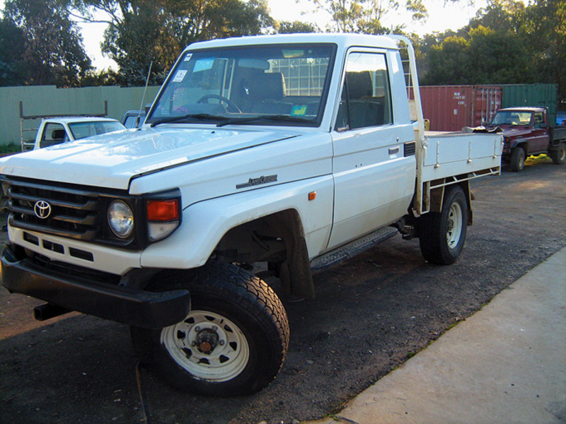 2000 TOYOTA LANDCRUISER FLAT TRAY 315-2