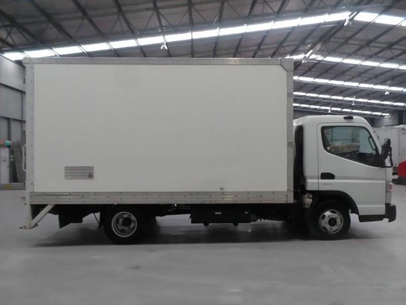 2012 FUSO CANTER 515