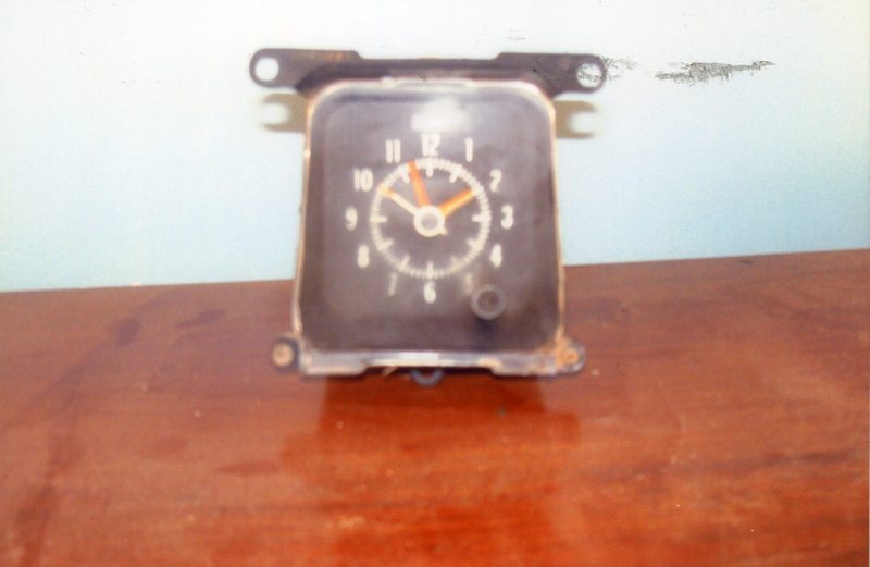 HOLDEN HQ CLOCK